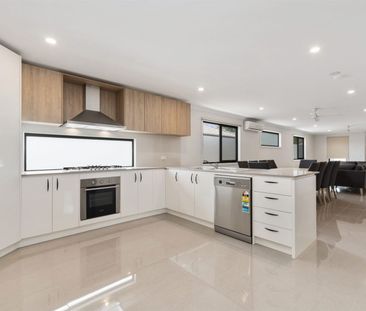 Quality Living, All Utilities Inc. Walk to Uni & Hospital (ONLY ONE... - Photo 6