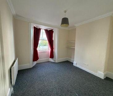 3 bedroom maisonette to rent - Photo 4