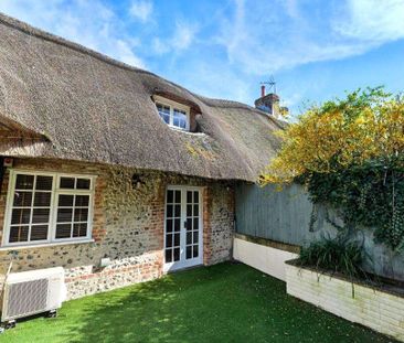 A beautifully presented one bedroom cottage in the Test Valley. - Photo 2