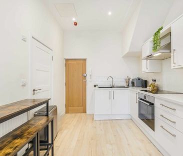 Uxbridge Road - Photo 2