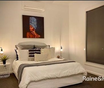 Beautiful Townhouse Close to Amenities - Photo 4