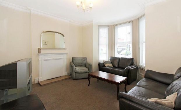 1 bedroom in a house share to rent - Photo 1