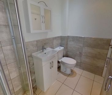 Room in a Shared House, Broomfield Terrace, LS6 - Photo 6