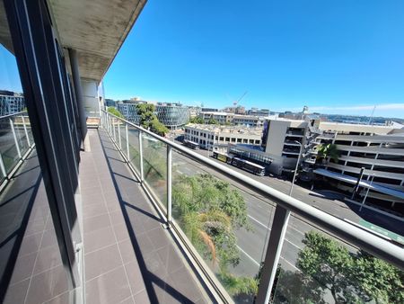 3 x Double Bedroom Apartment With A Carpark - Photo 4