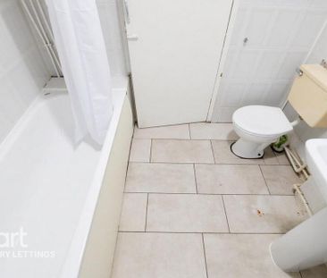 3 bedroom end of terrace house to rent - Photo 5
