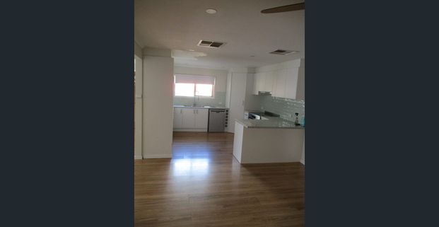 Available immediately - Photo 1