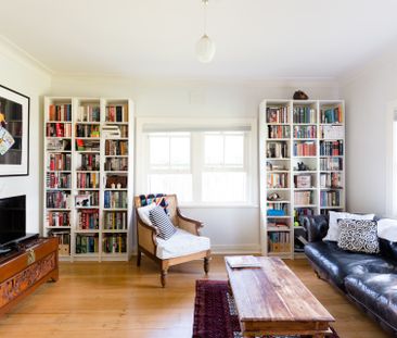 8 Macquarie Street, Barton - Photo 3