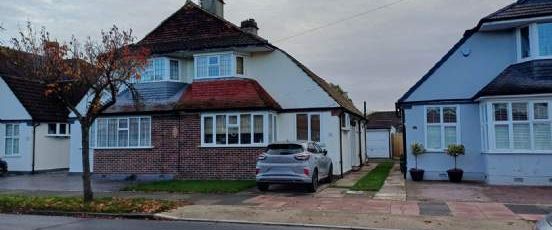 3 bedroom property to rent in Sidcup - Photo 1