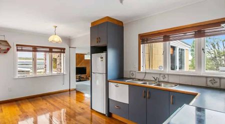 Great family home - Photo 2