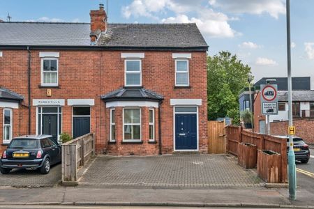 4 bedroom end of terrace house to rent - Photo 5