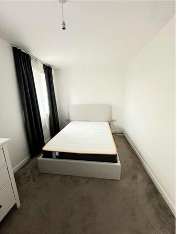 4 bedroom terraced house to rent - Photo 3