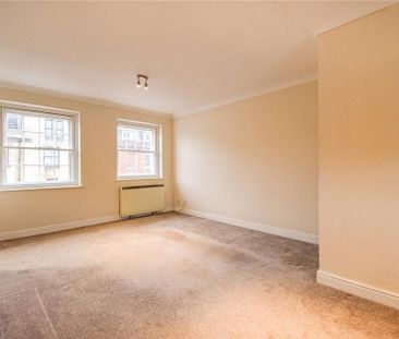 2 bedroom maisonette to rent - Photo 2