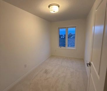 For Lease - 313 Conklin Rd Road Unit# 19, Brantford, Ontario - Photo 3