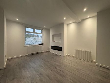 3 bedroom terraced house to rent - Photo 3