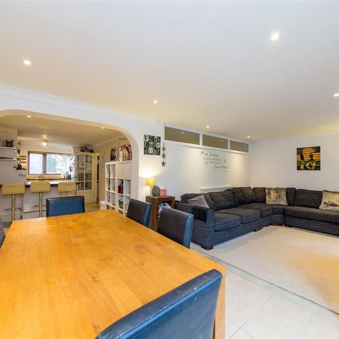 3 bedroom detached house to rent - Photo 1