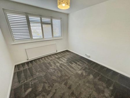 Trent Avenue, Upminster, RM14 - Photo 2