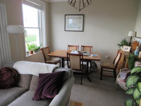 4 bedroom flat to rent - Photo 3