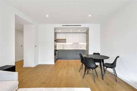 Brand new two bedroom two bathroom apartment with direct access to a balcony - Photo 3