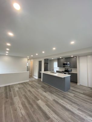 For Lease - 118 Avening Drive, Toronto, Ontario - Photo 1