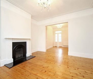 4 bedroom townhouse to rent - Photo 2