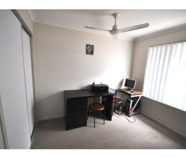 Beautiful 4 Bedroom Home - Photo 1