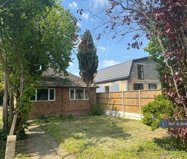 4 bedroom bungalow to rent - Photo 1