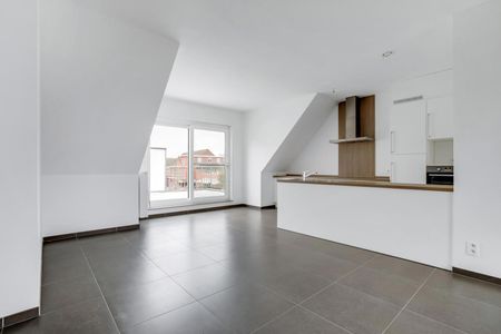 Instapklaar, energiezuinig 2 slaapkamer appartement met groot terras, bergplaats en staanplaats. - Foto 2