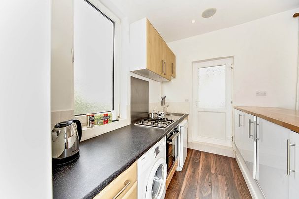 Four bedroom Maisonette for Rent on Penwith Road, London - Photo 1