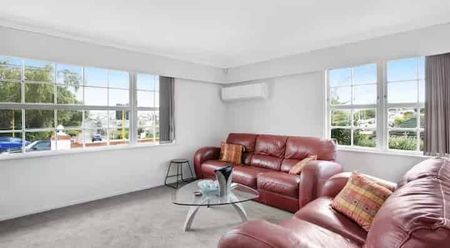 Fully Furnished 4 Bedroom House in Remuera - Photo 2