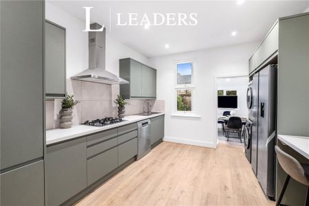 1 bedroom in a house share to rent - Photo 4