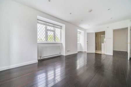 5 bedroom detached house to rent - Photo 2