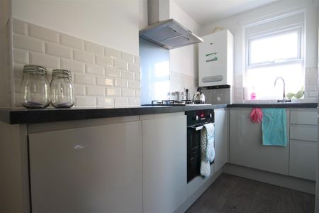 Lyndhurst Avenue, Jesmond - Photo 5