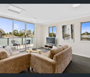 Near new & deceptively spacious - Photo 2