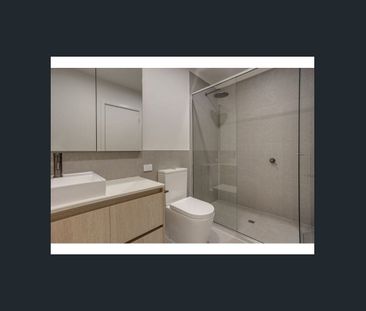 Beautifully built, light and bright Townhome – Park facing, 4 Bedro... - Photo 4