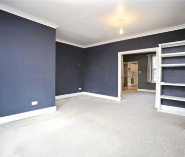 3 bedroom end of terrace house to rent - Photo 3