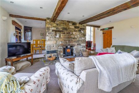 4 bedroom end of terrace house to rent - Photo 4