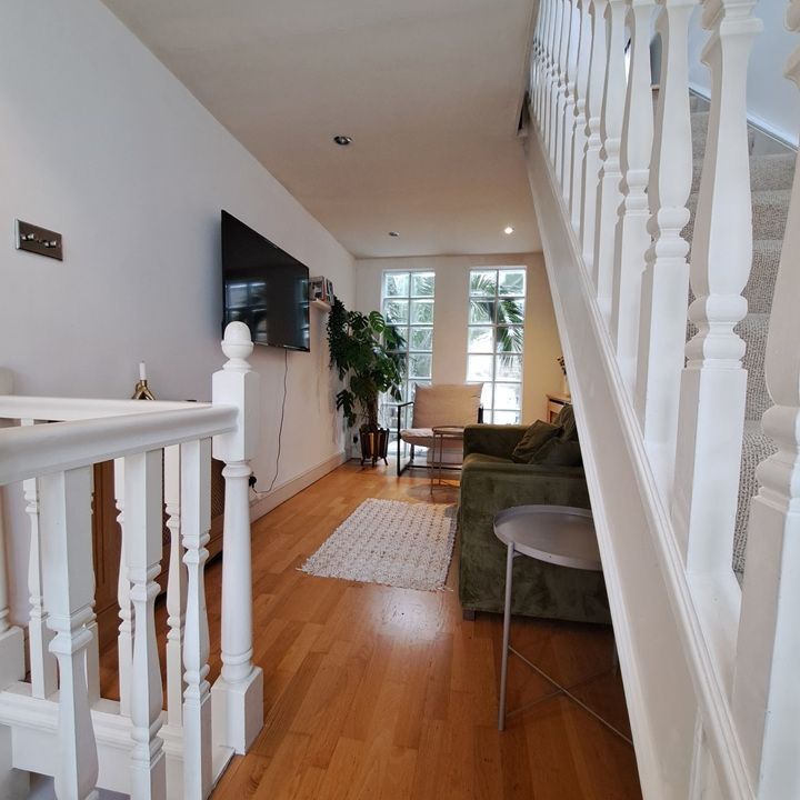 1 Bed Semi-Detached House, Fulham, SW6 - Photo 1