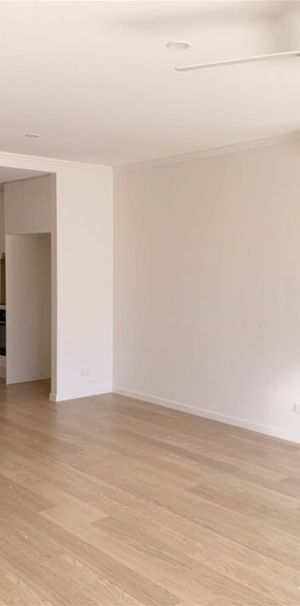 A GORGEOUS MODERN 3 BEDROOM TERRACE HOME RIGHT IN THE HEART OF ROBINA - Photo 1