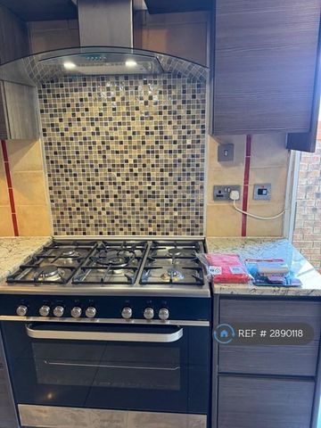 1 bedroom in a house share to rent - Photo 4