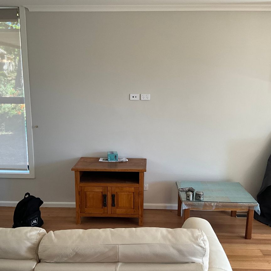 Blackburn South - Photo 1