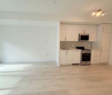 For Lease - 2450 Old Bronte Road Unit# 328, Oakville, Ontario - Photo 3