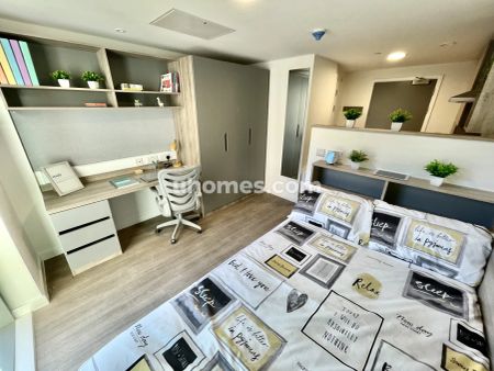 Studio (Top Floor) - Photo 3