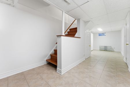 For Lease - 112 Kersey Crescent Unit# BSMT, Richmond Hill, Ontario - Photo 4