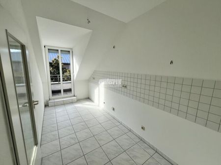 antaris Immobilien Dresden GmbH ** Hier lebt es sich gut! 3-Raum-Wohnung mit Balkon/Dachgeschoss ** - Foto 3