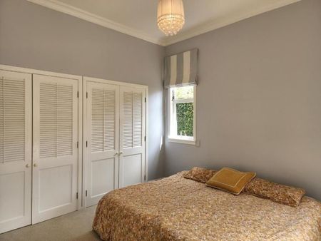 Executive Sanctuary: Pool & Grounds Included - Photo 5