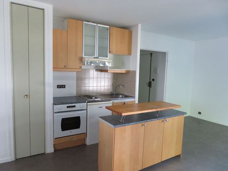 Appartement à louer - REIMS CENTRE- RUE DES MOISSONS - Photo 3