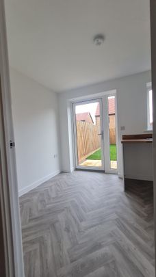 2024-Built Modern Semi-Detached Home in Hampton Woods, Peterborough - Photo 1