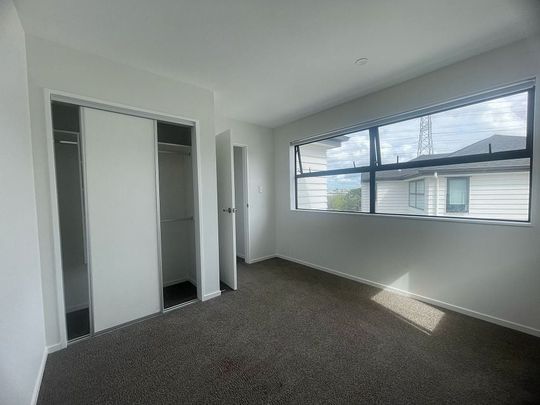 New Build, Standlone with fenced Garden! - Photo 1