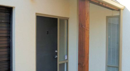 Fully Furnished, Great Location, all amenities - Photo 5