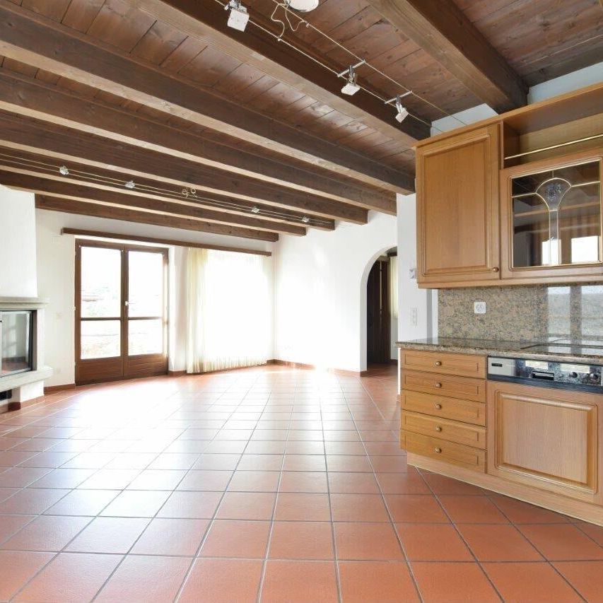 AFFITTASI LUMINOSA CASA SU 2 PIANI A CLARO - BELLINZONA - Foto 1